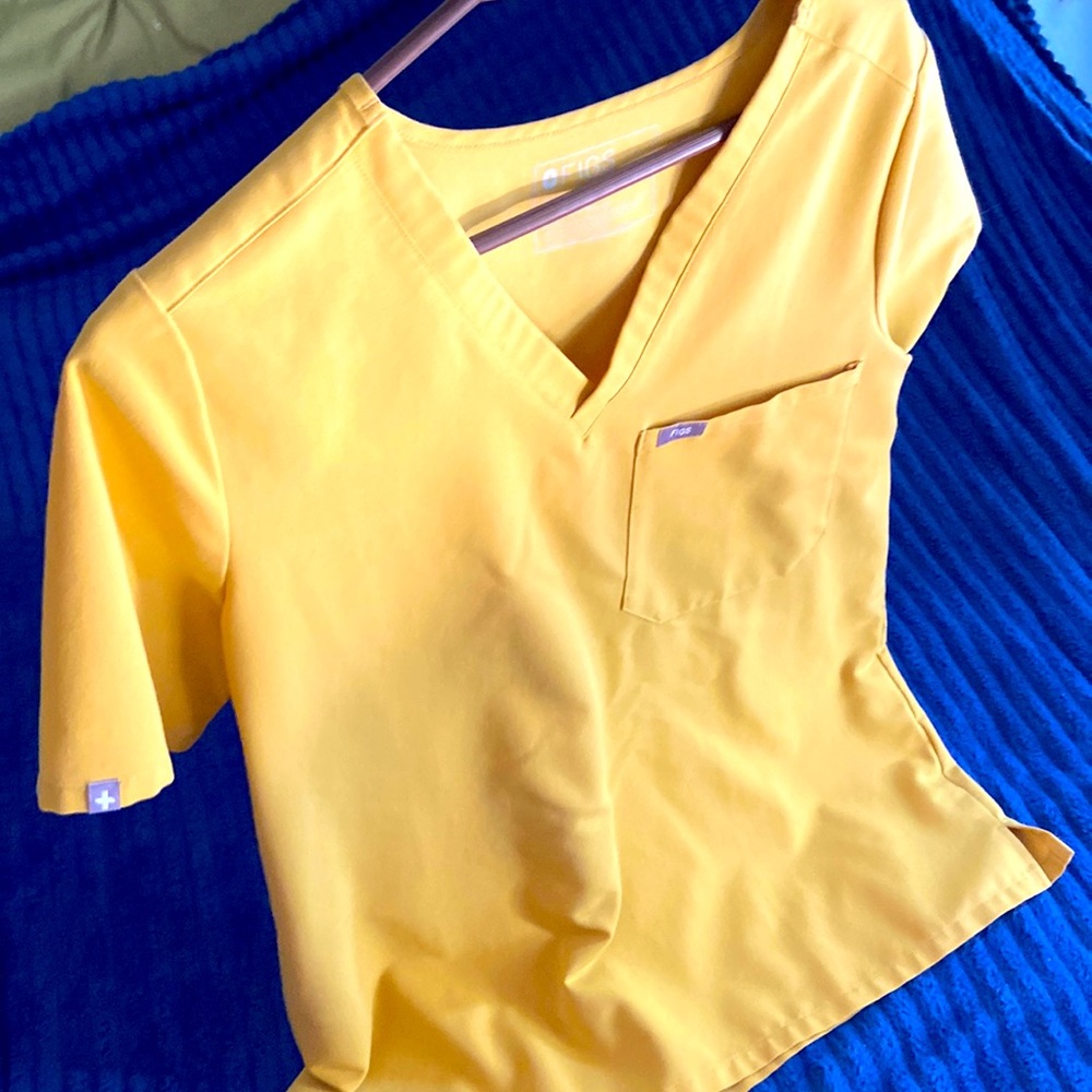 Figs Large Catarina Gold 1 pocket tip